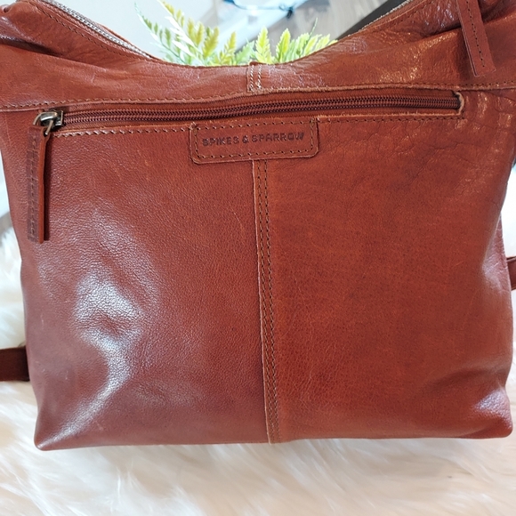 Spikes & Sparrow Whiskey Leather Crossbody Bag :Zip Closure: Snap Pocket Storage - Picture 2 of 16